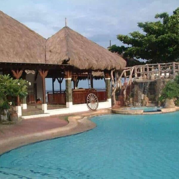 BEACH LOT RESORT - Image 1