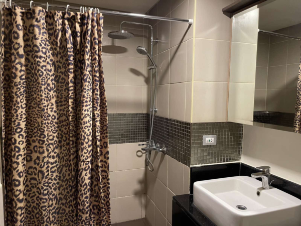 Best Deal Alert: 2-Bedroom Fully Furnished with Free Tandem Parking in Lahug Cebu - Image 10