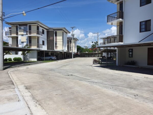2Bedroom Condo Unit at Brentwood LapuLapu with Free Furnishings and Parking - Image 4