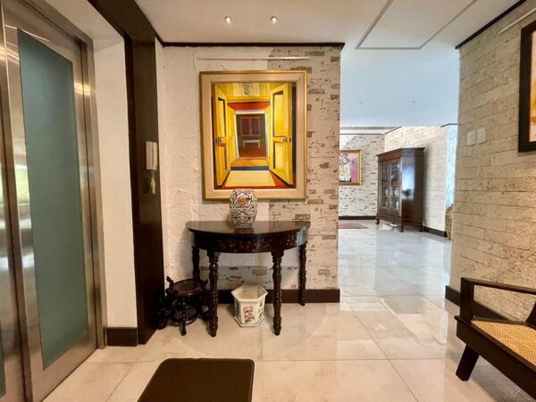 4-Storey Luxury House in Maria Luisa Estate Park - Image 22