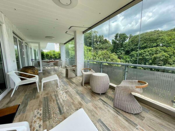 4-Storey Luxury House in Maria Luisa Estate Park - Image 11