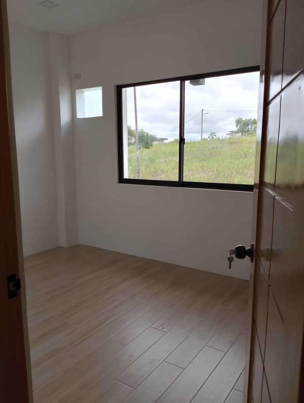 RFO 3 Bedrooms Spacious House in Vista Grande, Talisay City - Image 9