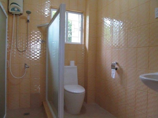 Luxurious Three-Level House with Panoramic Mountain Views in Cebu City - Image 10