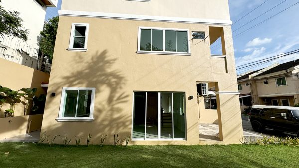 Spacious House and Lot for Sale in Hacienda Salinas, Lahug, Cebu City - Image 15