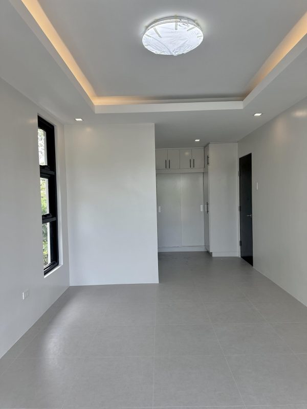 Modern Tropical Contemporary House with Pool, Roof Deck & Scenic Views – Cebu Royale Estates, Consolacion, Cebu - Image 9