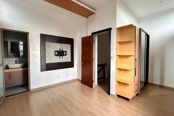 Modern Townhouse Near IT Park - Image 15