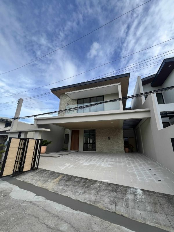 Elegant Family Home in Sto. Niño Village, Banilad - Image 9