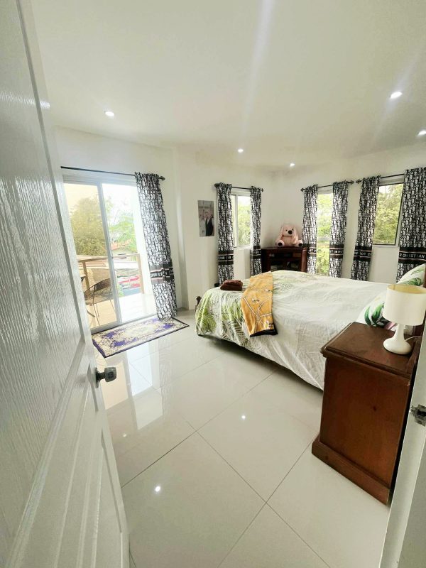 Fully Furnished 3-Storey Coastal Home - Image 7