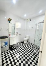 Fully Furnished 3-Storey Coastal Home - Image 10