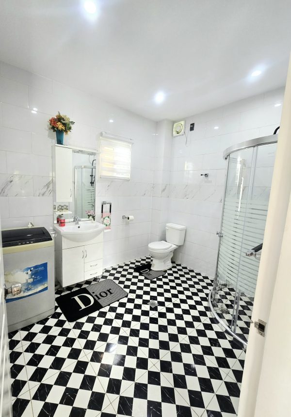 Fully Furnished 3-Storey Coastal Home - Image 10