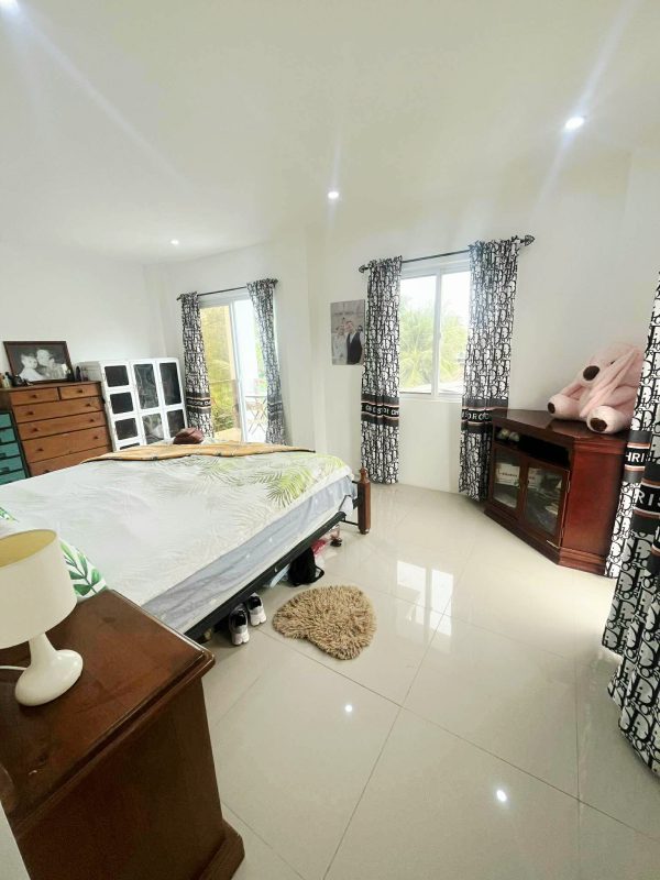 Fully Furnished 3-Storey Coastal Home - Image 4